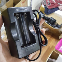 Bộ Sạc Pin 18650 3.7V Đa Năng 2 Pin Li-on Charger