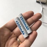 Bộ sạc pin 2 cổng Beston C8001 Sạc được 2 loại pin AAAAA 1.2V dùng cho micro không dây, đồ chơi, đồng hồ, điều khiển - 2 pin AAA1300 lẻ