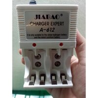 Bộ sạc pin đa năng Jiabao A612, dùng cho sạc pin AA, AAA và pin vuông 9V