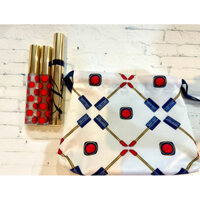 Bộ set mỹ phẩm kèm túi vải của thương hiệu được chị em ưa chuộng