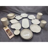 Bộ SỌC TRẮNG VIỀN ĐEN 34 chi tiết dùng làm bàn ăn, decor, trang trí gồm: 10 chén cơm, 10 loại dĩa, 3 tô, 5 chấm, 5 tương