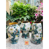 Bộ sưu tập bình gốm Bát Tràng vẽ hoa loa kèn