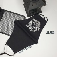 Bộ sưu tập khẩu trang thêu tay nam vải linen đen ST1