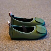 [Bộ sưu tập người 6522] Giày đơn nữ 2025 Phong cách mới Phong cách công chúa đế mềm chống trượt Giày đậu Hà Lan trẻ em Giày da thời trang bé gái