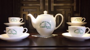 Bộ trà gốm sứ Minh Long 0.5L Came 01503800003