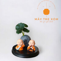 Bộ tượng chú tiểu  trang trí xe ô tô kèm chậu cây và đế gốm mang lại may mắn