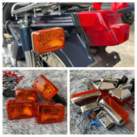 Bộ Xi Nhan Xe Cub 82 84 DD700 Custom Hàng Thái Lan Nhập Cao Cấp Có Chữ Japan ,Chân Cao Su Móc Gài Bằng Nhôm 99% Như Zin