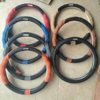 Bọc vô lăng thể thao oto Spaco