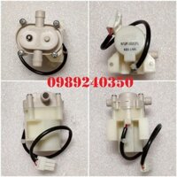 Bơm nước lên làm đá, lấy nước tủ lạnh Hitachi 12V 2 dây rắc 3 chân mới chính hãng