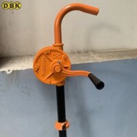 Bơm quay tay dầu bằng sắt DBK LG-1015E