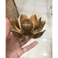 Bông hoa sen để nến bằng đồng màu giả cổ kích thước 7x10cm