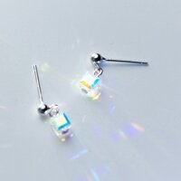Bông tai handmade bạc và pha lê swarovski vuông lập phương đeo sát tai nhỏ xinh dễ thương hàng cao cấp - Shop Cà Rốt