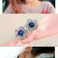 Bông tai hoa 5 cánh nhụy bằng đá xanh, cánh hoa bằng back s 925 gắn dá sáng lấp lánh. Boongvtai nhẹ nhàng.