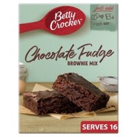 Bột làm bánh Chocolate Fudge Brownie Mix hiệu Betty Crocker 415g