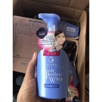 Bọt rửa mặt Senka Perfect Speedy Whip 150ml