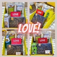 Box  quà  đồ  ăn vặt và Socola tươi hot hit phù  hợp tặng sinh  nhật, các  dịp  lễ hay liên hoan tụ tập bạn bè <3