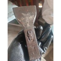 Búa chặt hàng Nhật bãi