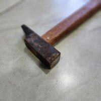 BÚA SẮT CÁN GỖ 650G
