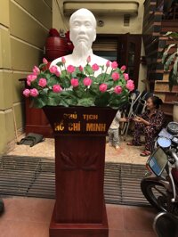 Bục để tượng Bác Hồ gỗ công nghiệp