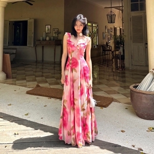 Búp bê Barbie đi biển DGY73