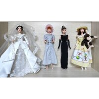 Búp bê barbie doll Elizabeth Audrey Lucy used