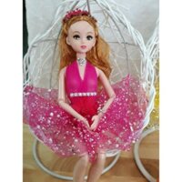 Búp bê có khóp ngồi và xích đu sắt