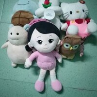 Búp bê hồng và các bạn