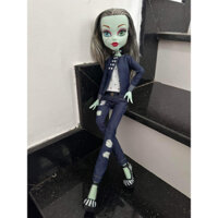 Búp bê Monster High Frightfully Tall 17 Inch Frankie Stein