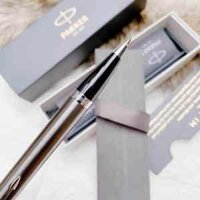 Bút bi Parker IM 2017 Dark Espresso Màu Xám Mực Xanh