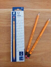 Bút Chì Gỗ Staedtler 134 ” Đức” Vỏ Vàng Có Gôm