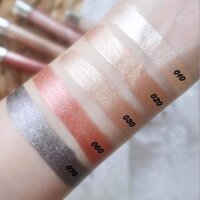 Bút nhũ mắt Catrice Liquid Metal Longlasting Cream Eyeshadow.