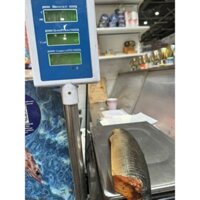 CÁ HỒI HUN KHÓI NGUYÊN CON 550g ~ 590g