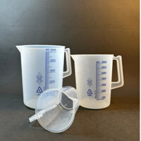 Ca nhựa chia vạch xanh có quai kích thước 2 lít, 3 lít, 5 lít - YTHN