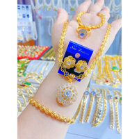 Các mẫu com bo 4 món bộ trang sức dây chuyền gồm dây kèm mặt, bông tai, lắc tay, nhẫn mạ vàng 18k.