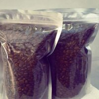 cafe hạt rang mộc - bơ theo yêu cầu .Túi 500g , tỉ lệ  hạt cafe culy ngon, xuất khẩu. 120k/ 500gr