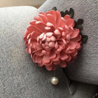 Cài áo cúc hồng gấm