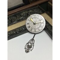 Cài áo -hình mặt đồng hồ quả lắc