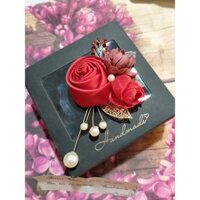 Cài áo hoa hồng lụa cuộn siêu xinh full hộp (ảnh chụp thật 100%)