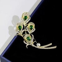 Cài áo lông công thịnh vượng