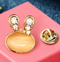 Cài áo thời trang chùm nho đính đá cao cấp GC09 - Thỏ đính đá M8