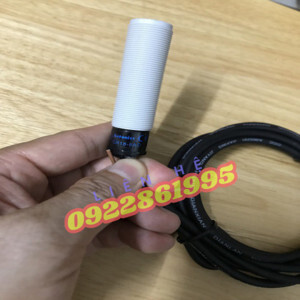 Cảm biến điện dung Autonics CR18-8AO