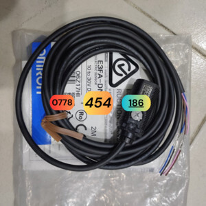 Cảm biến quang Omron E3FA-DN12 2M