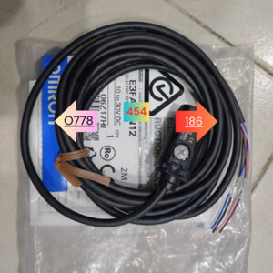 Cảm biến quang Omron E3FA-DN12 2M