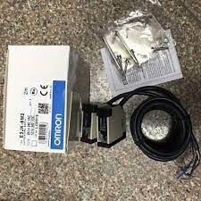 Cảm biến quang Omron E3JK-5M2-N 2M