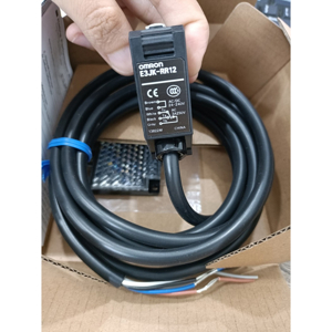 Cảm biến quang Omron E3JK-RR12 2M