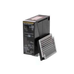 Cảm biến quang Omron E3JM-R4M4T-G