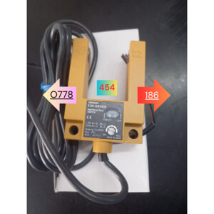 Cảm biến quang Omron E3S-GS3E4