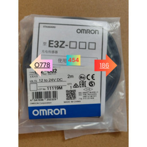 Cảm biến quang Omron E3Z-D82 2M