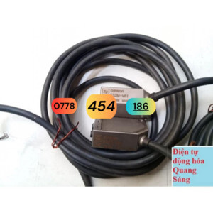 Cảm biến quang Omron E3ZM-V61