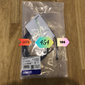 Cảm biến tiệm cận Omron E2A-S08KN04-WP-C1 2M